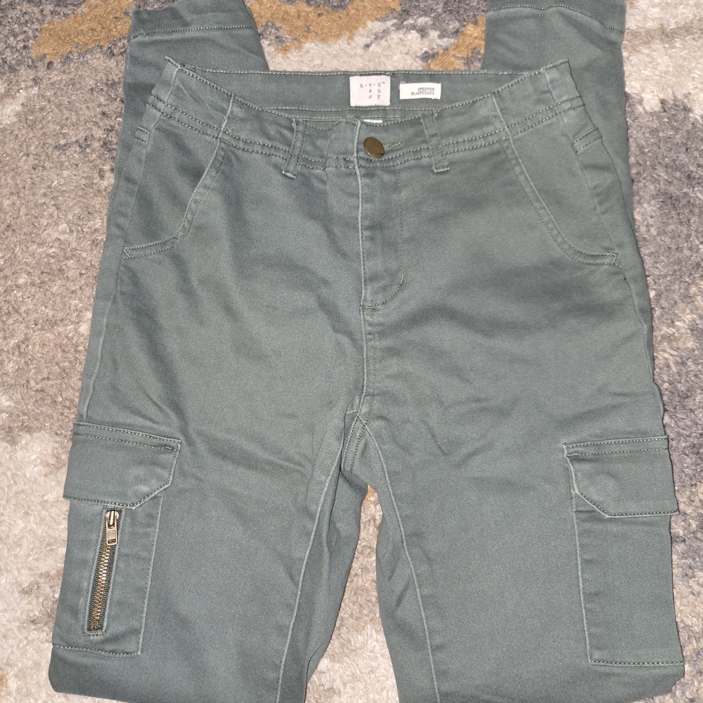 Green Cargo Pants with Zipper Pockets